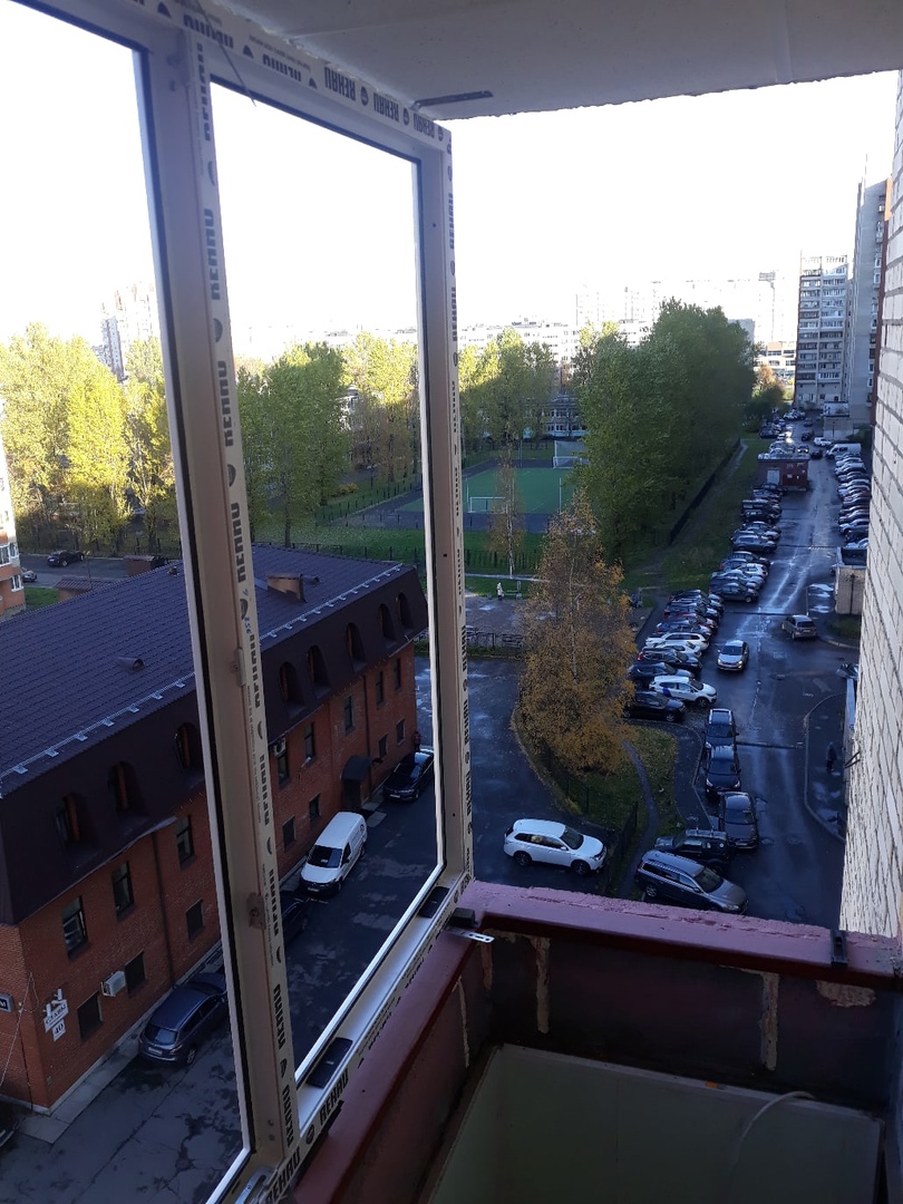 Окна Rehau Blitz (New) на балконе - фото 2